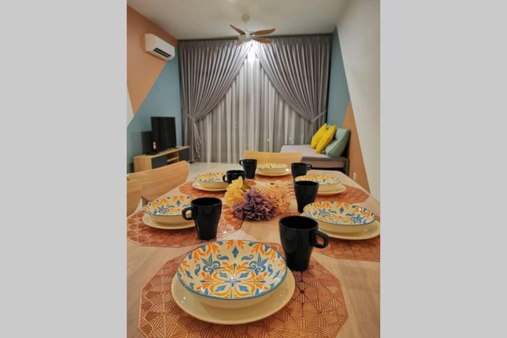 Astetica Pool & Lake View High Floor 100Mbps Wifi Netflix Seri Kembangan Exterior foto